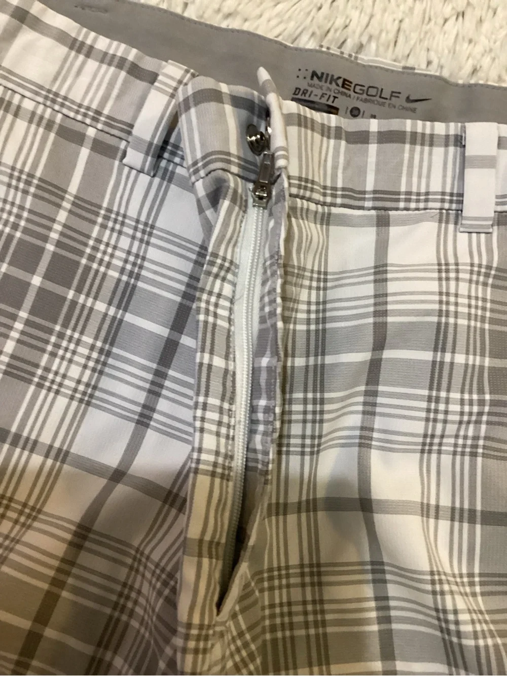 Nike Golf Men’s Dri-FIT Plaid Golf Shorts Gray White Size 36